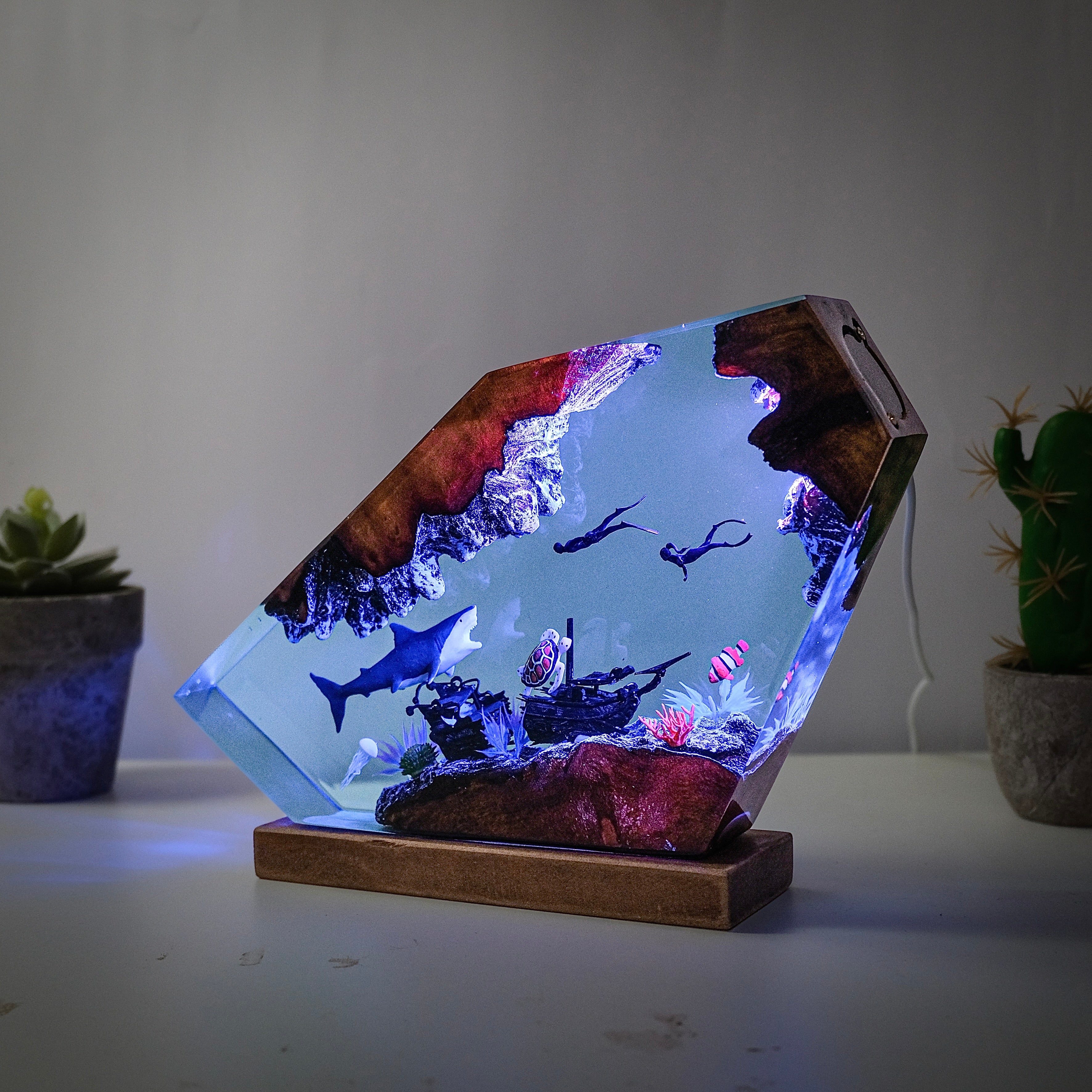 Ocean resin lamps .Sunken boats, sharks and turtles