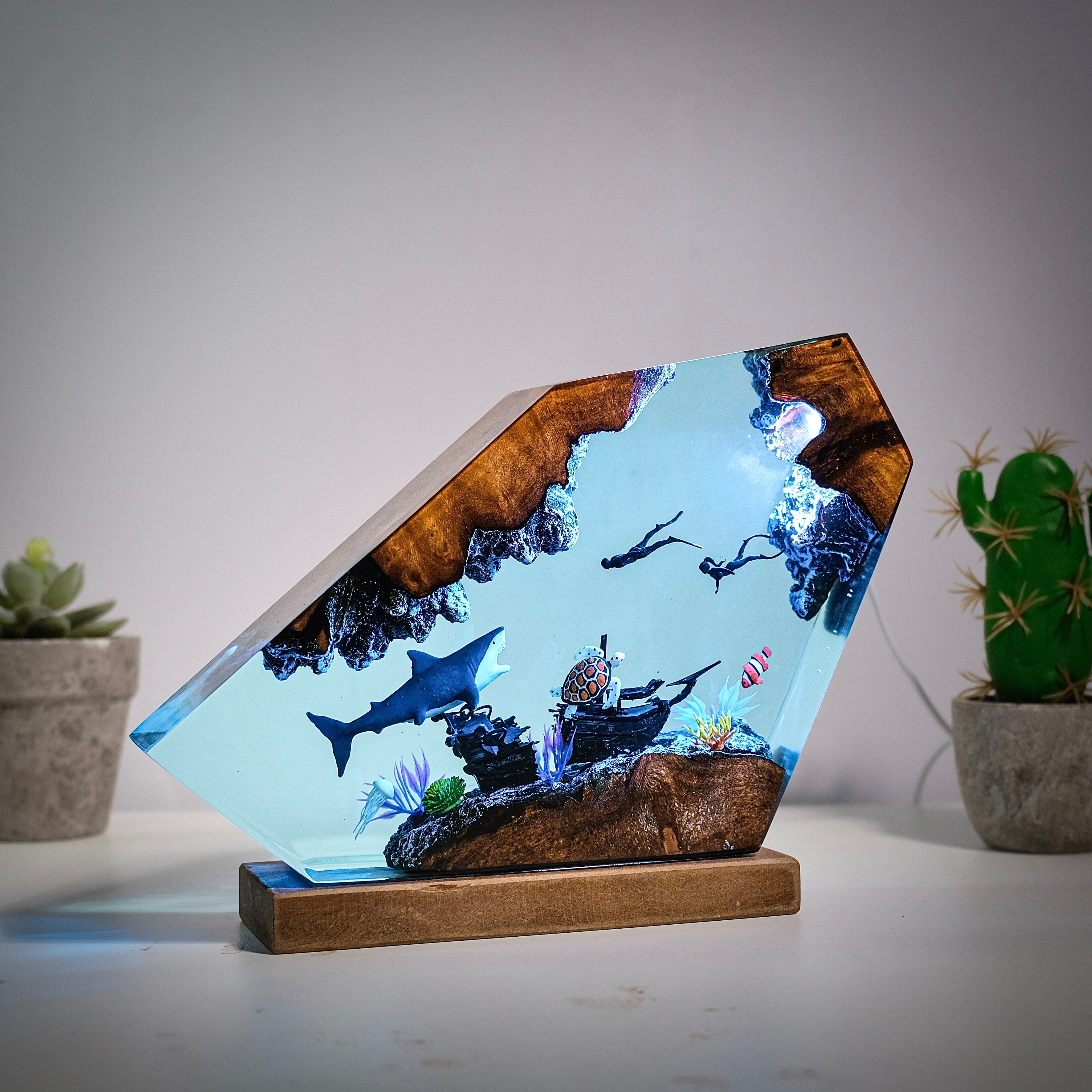 Ocean resin lamps .Sunken boats, sharks and turtles