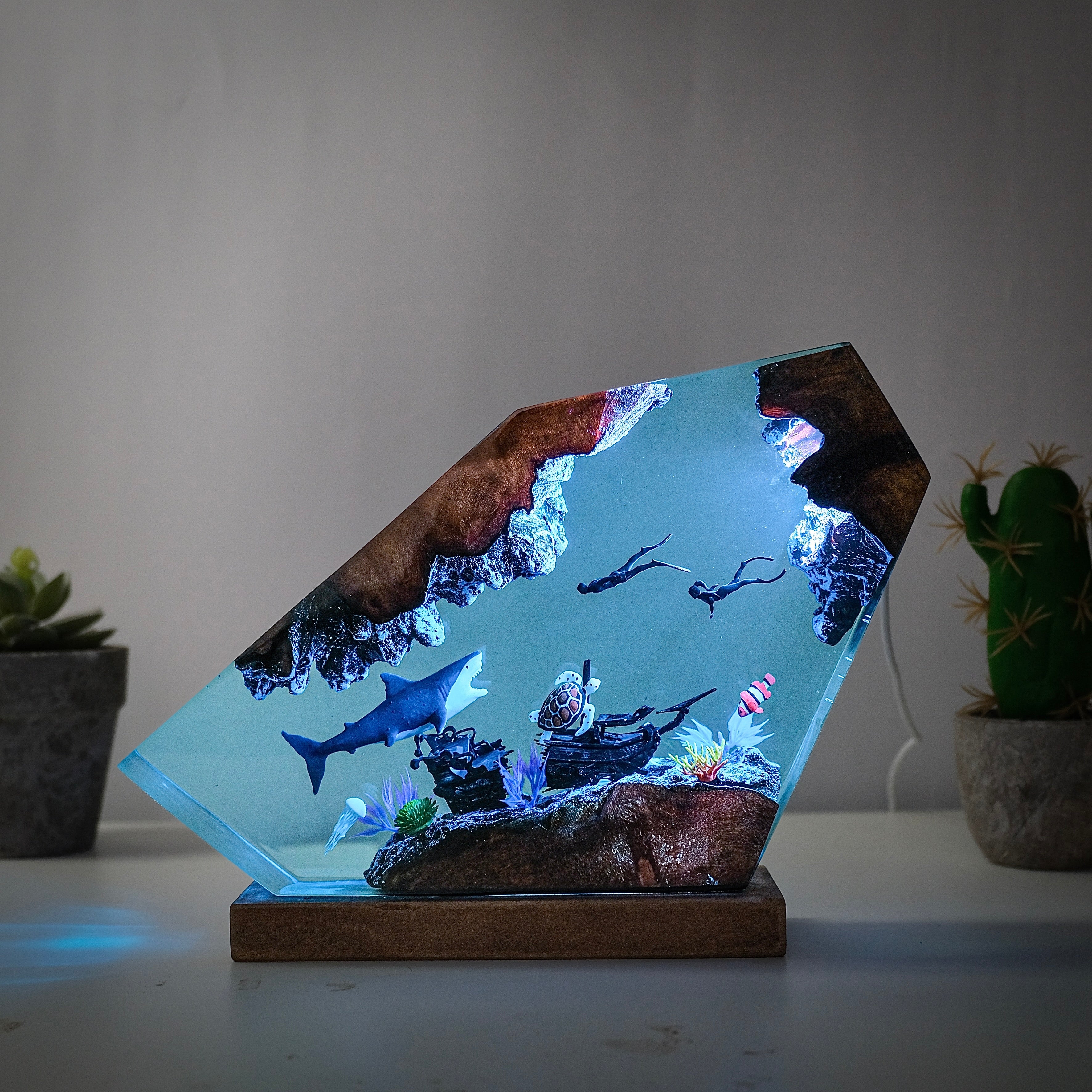 Ocean resin lamps .Sunken boats, sharks and turtles