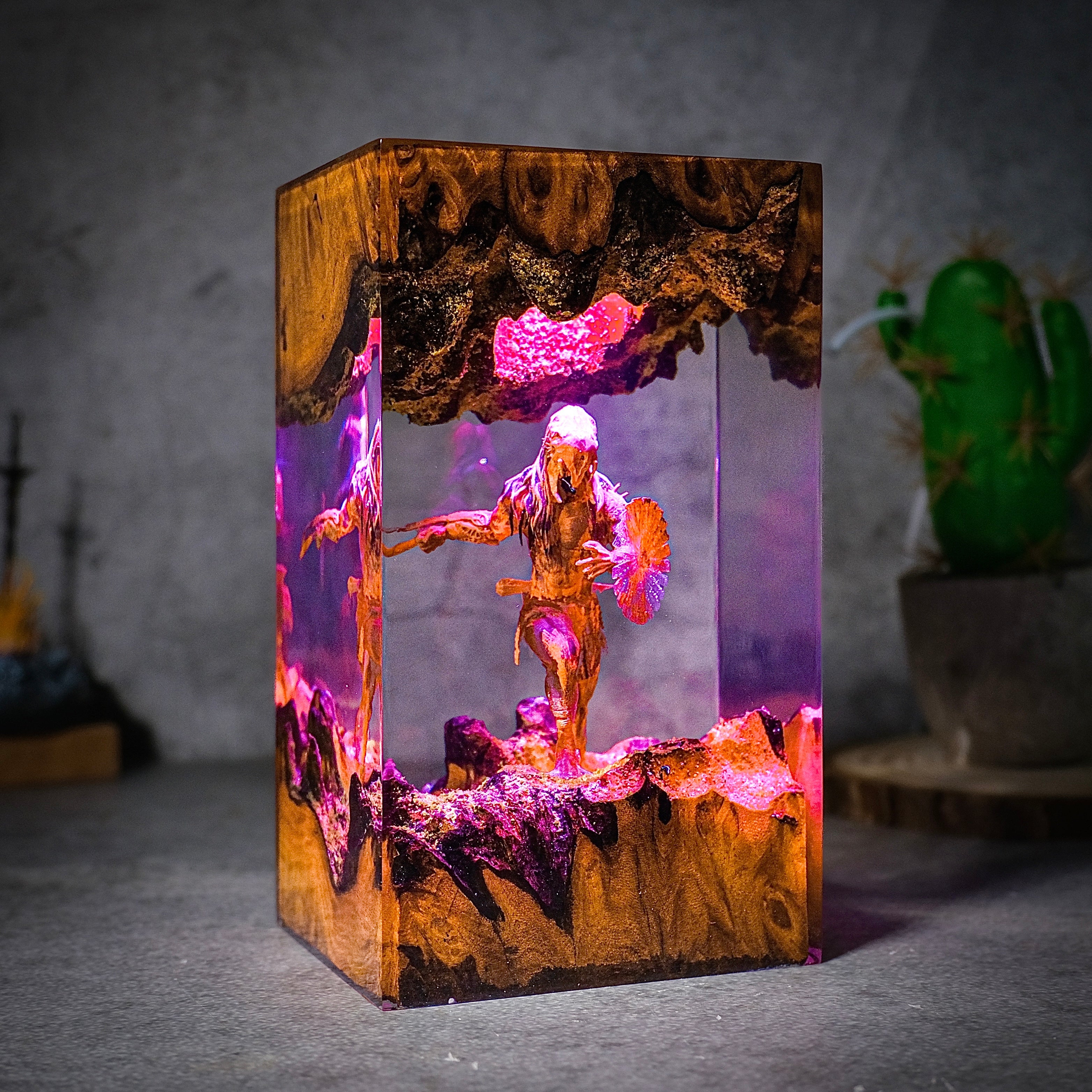 Prey Predator Resin lamp