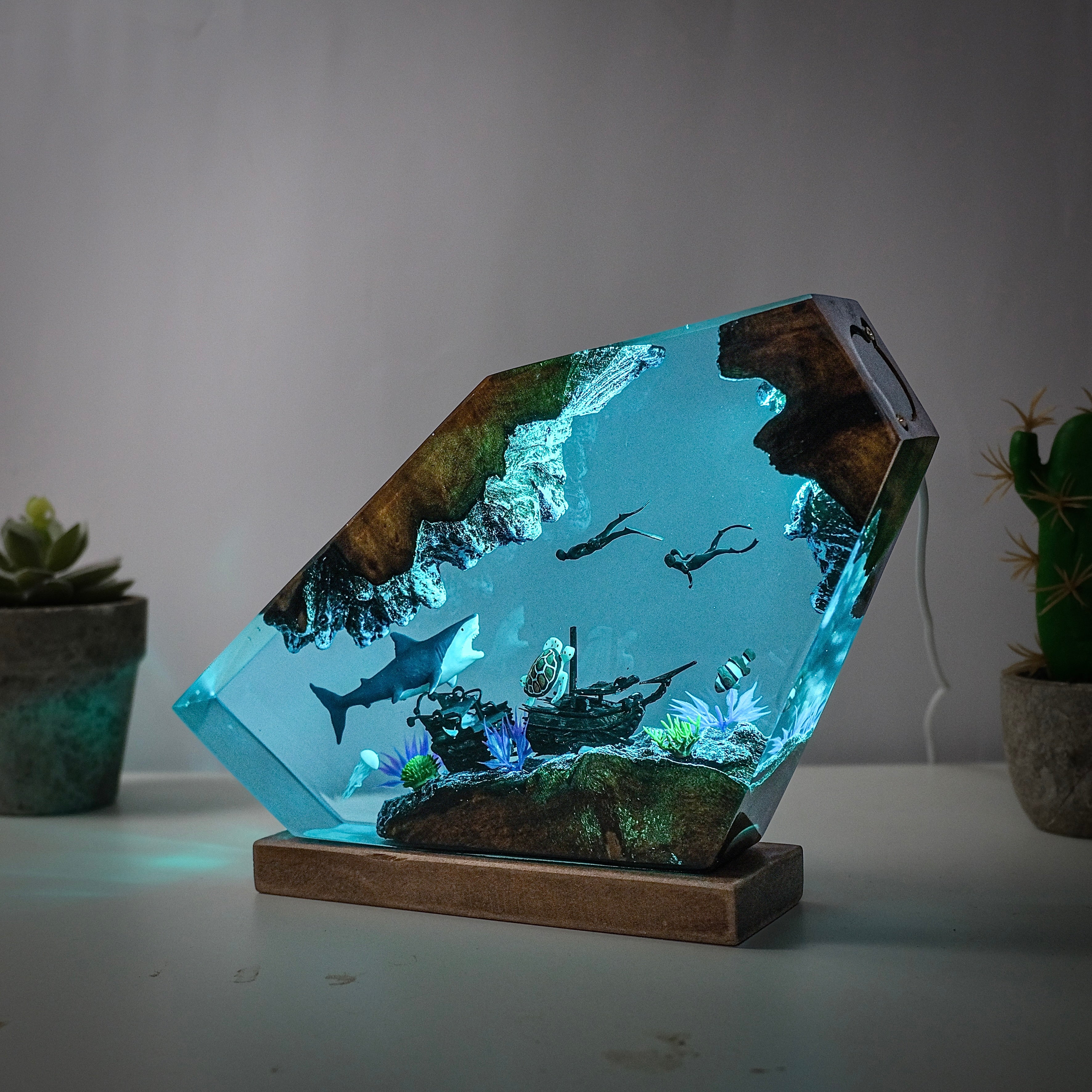 Ocean resin lamps .Sunken boats, sharks and turtles