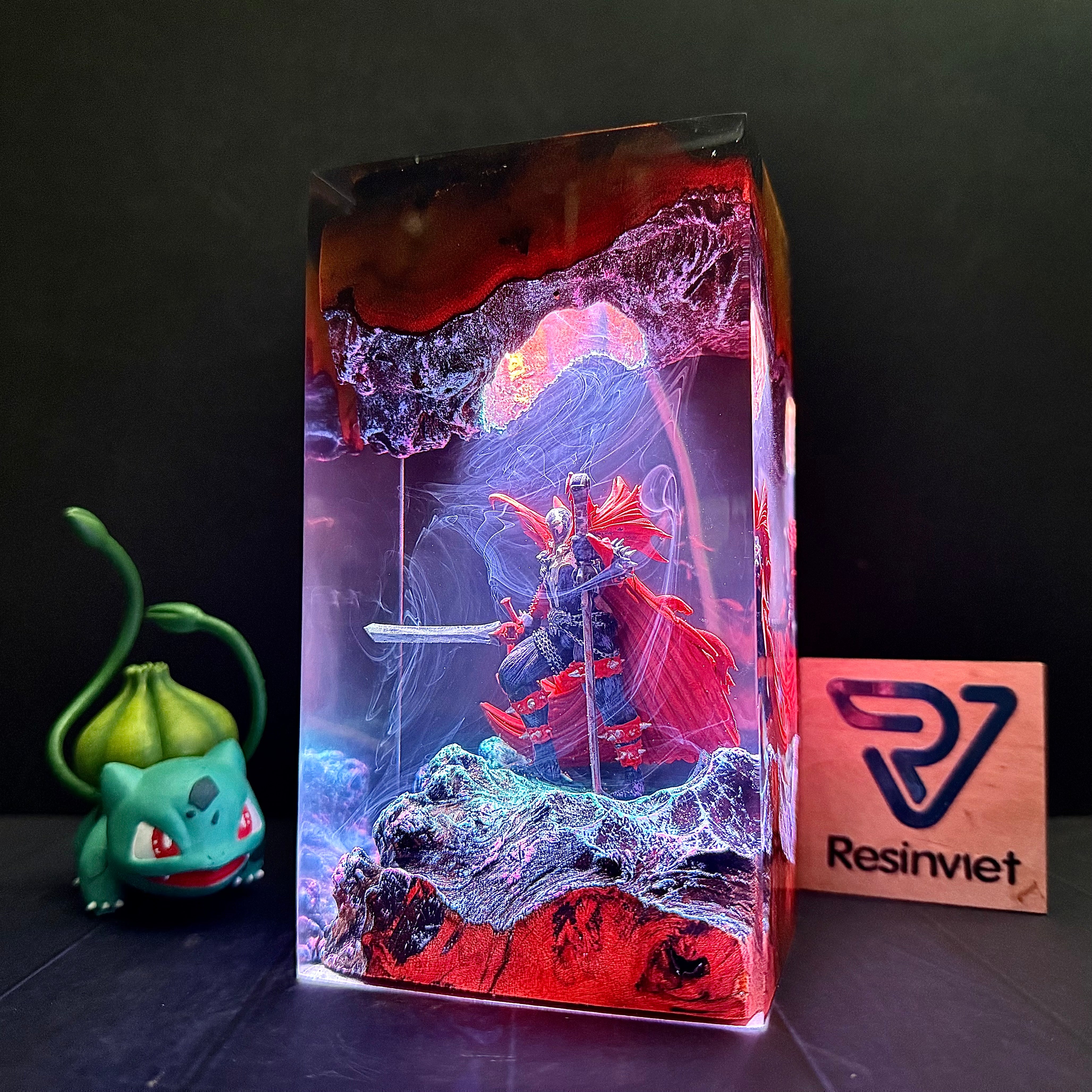 Spawn Resin lamp