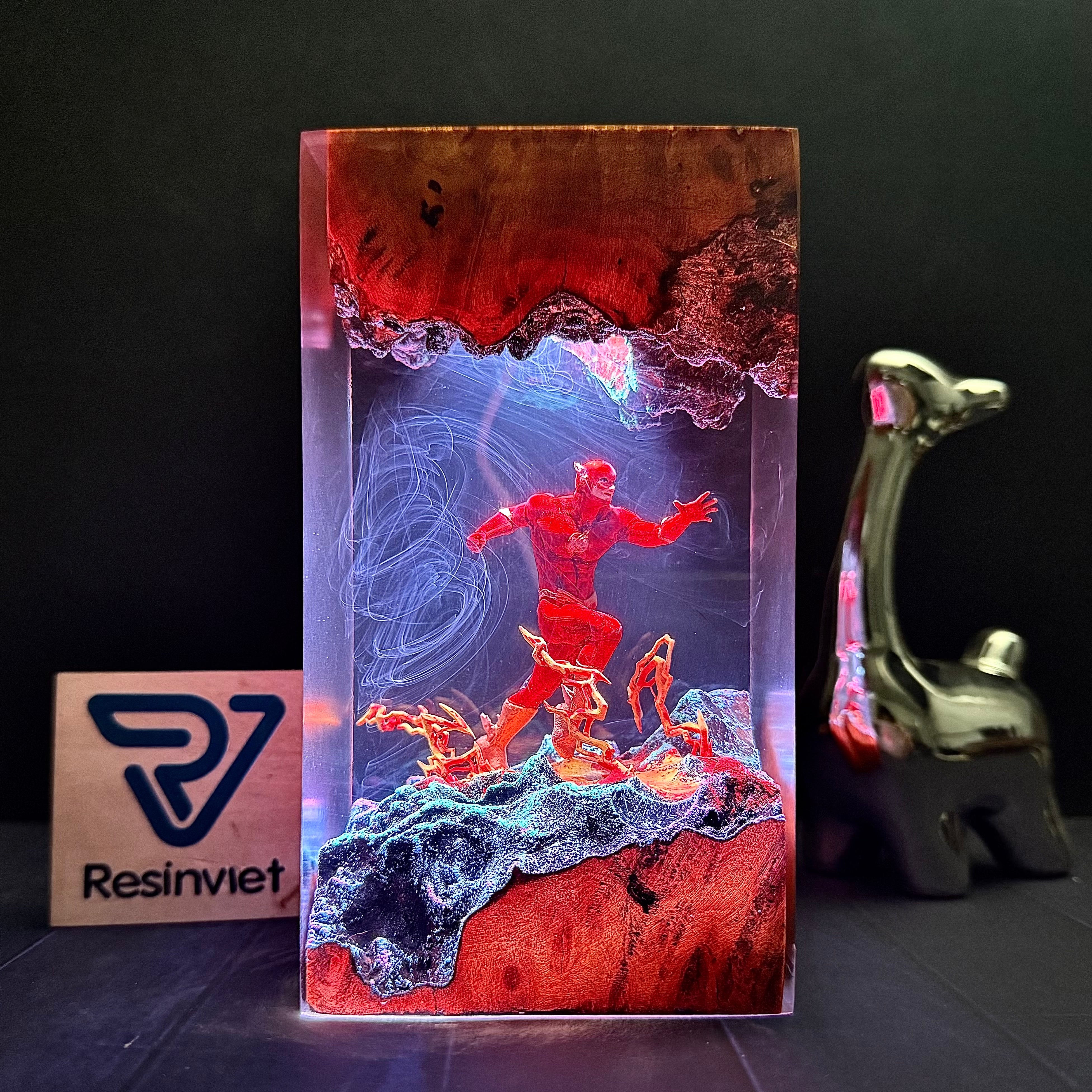 Flash Resin lamp