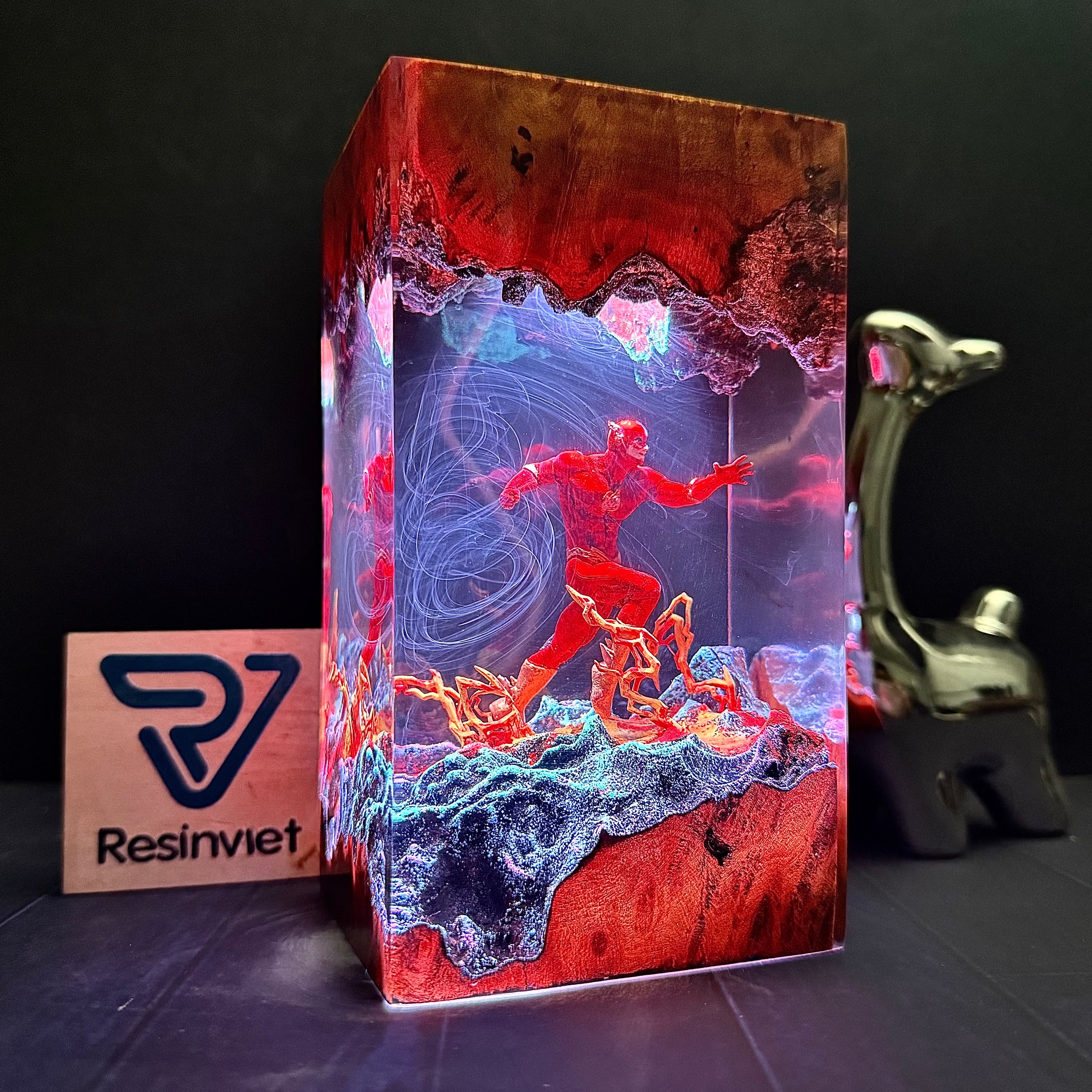 Flash Resin lamp