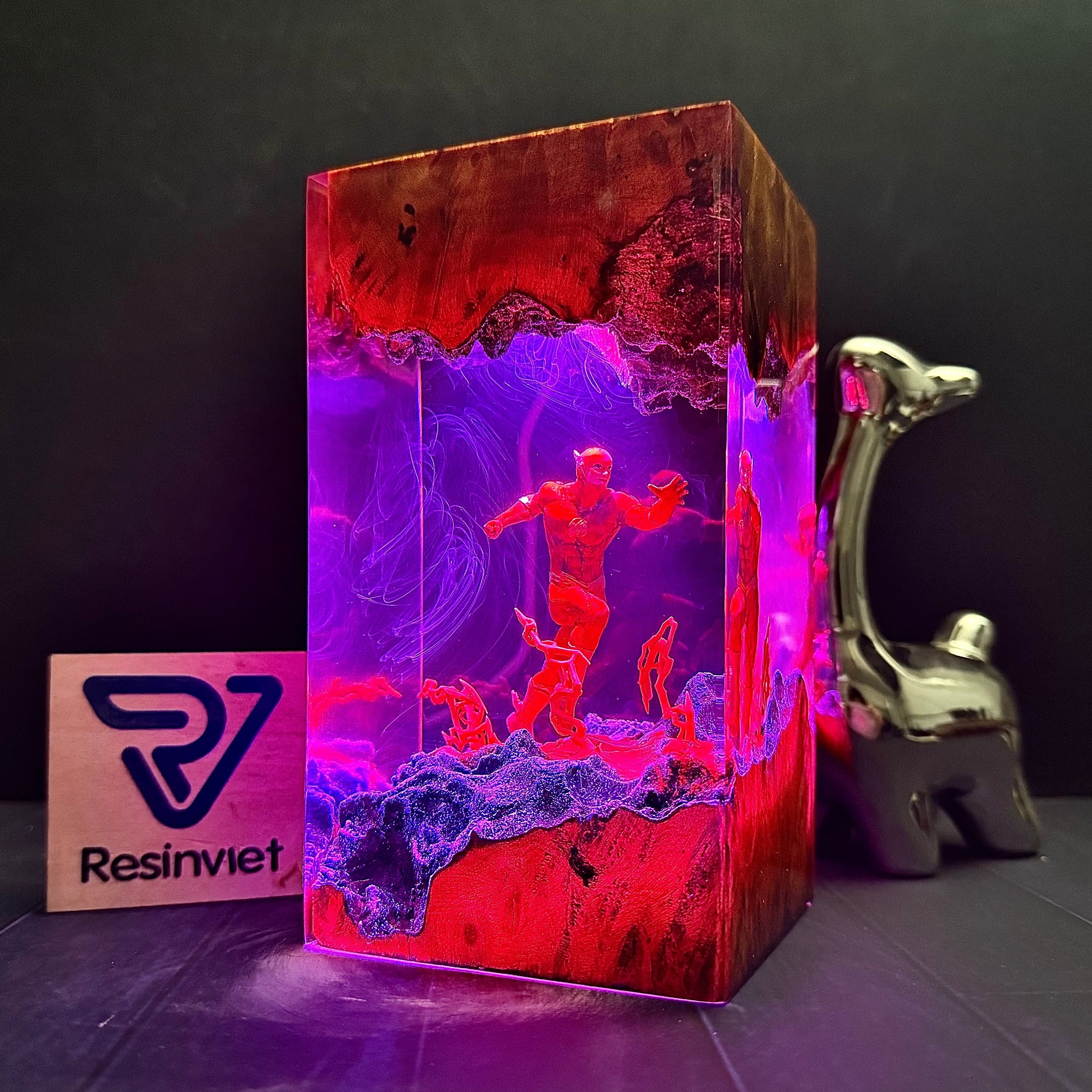 Flash Resin lamp