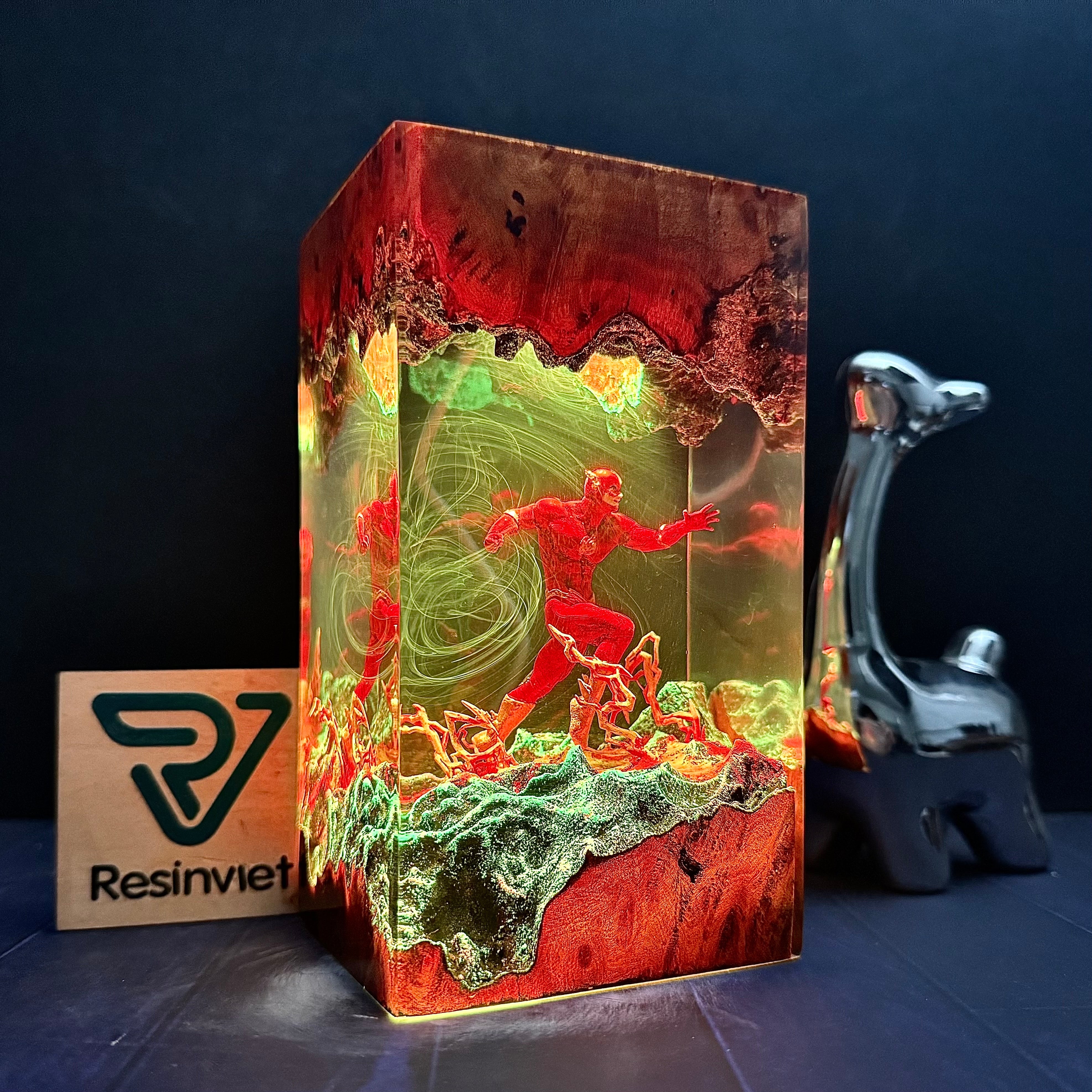 Flash Resin lamp