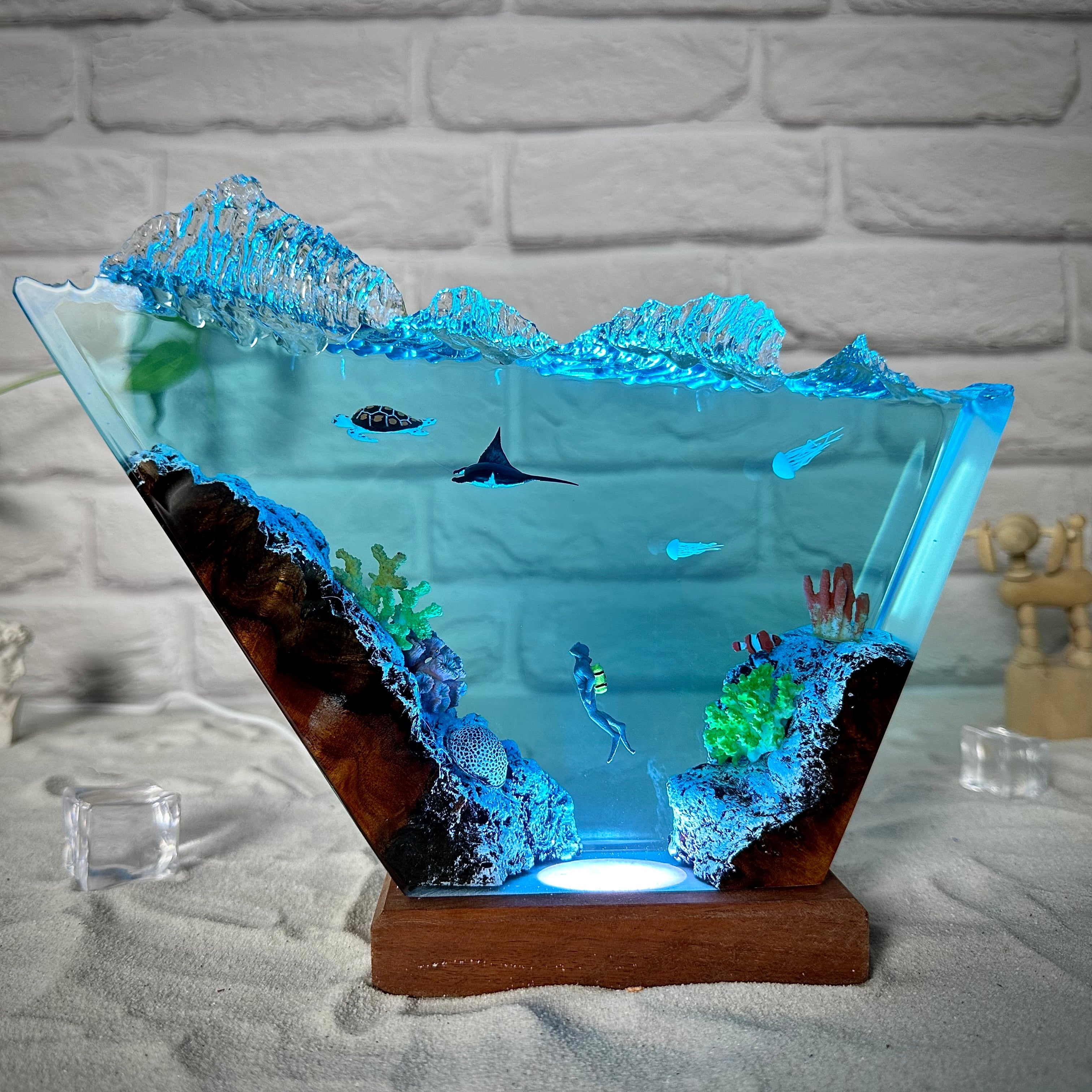 Ocean resin lamps .High waves divers, rays and turtles