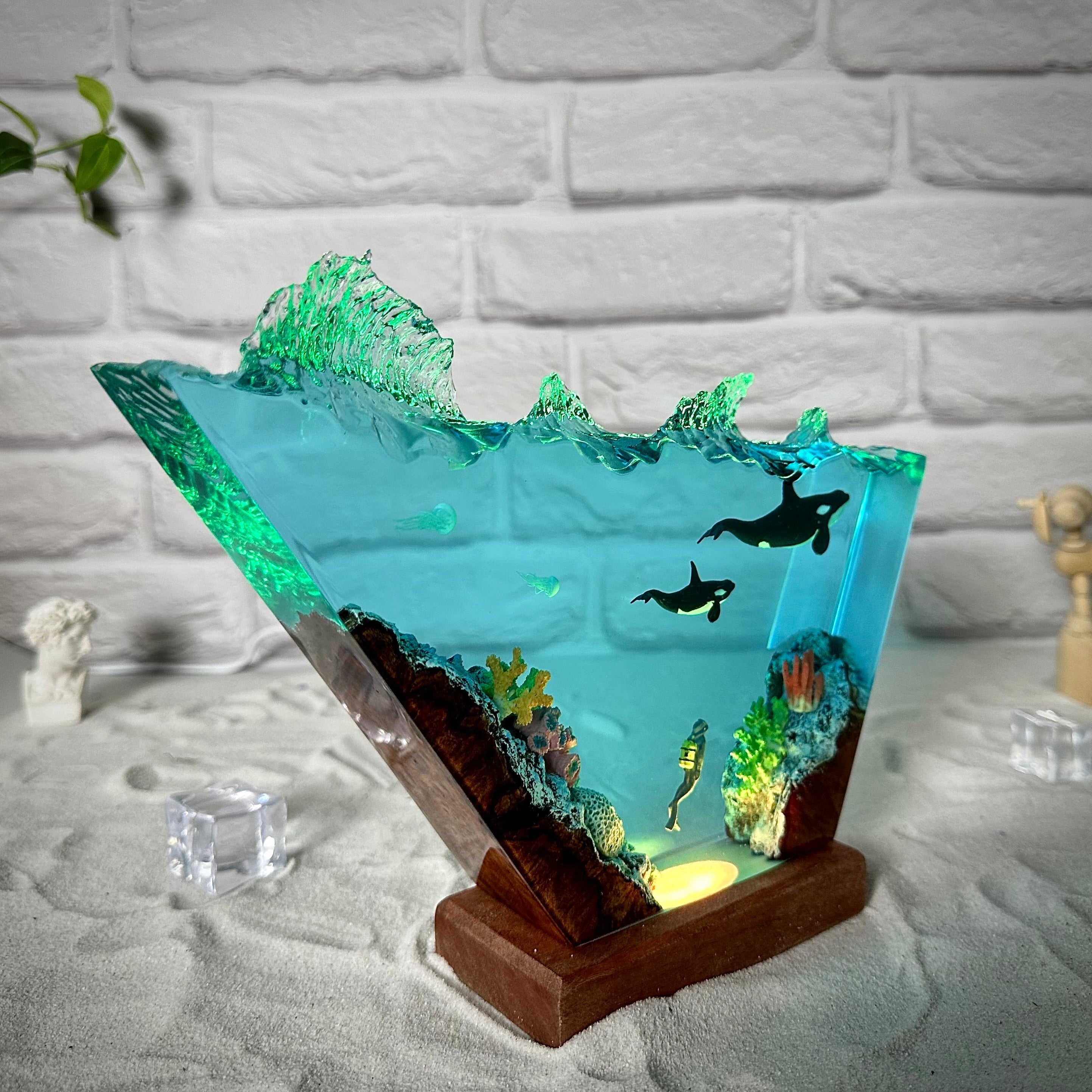 Ocean resin lamps .High wave diver and 2 Orca