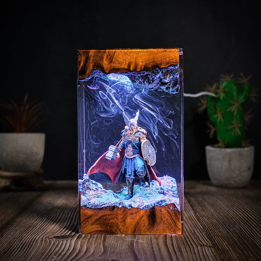 Thor Resin lamp