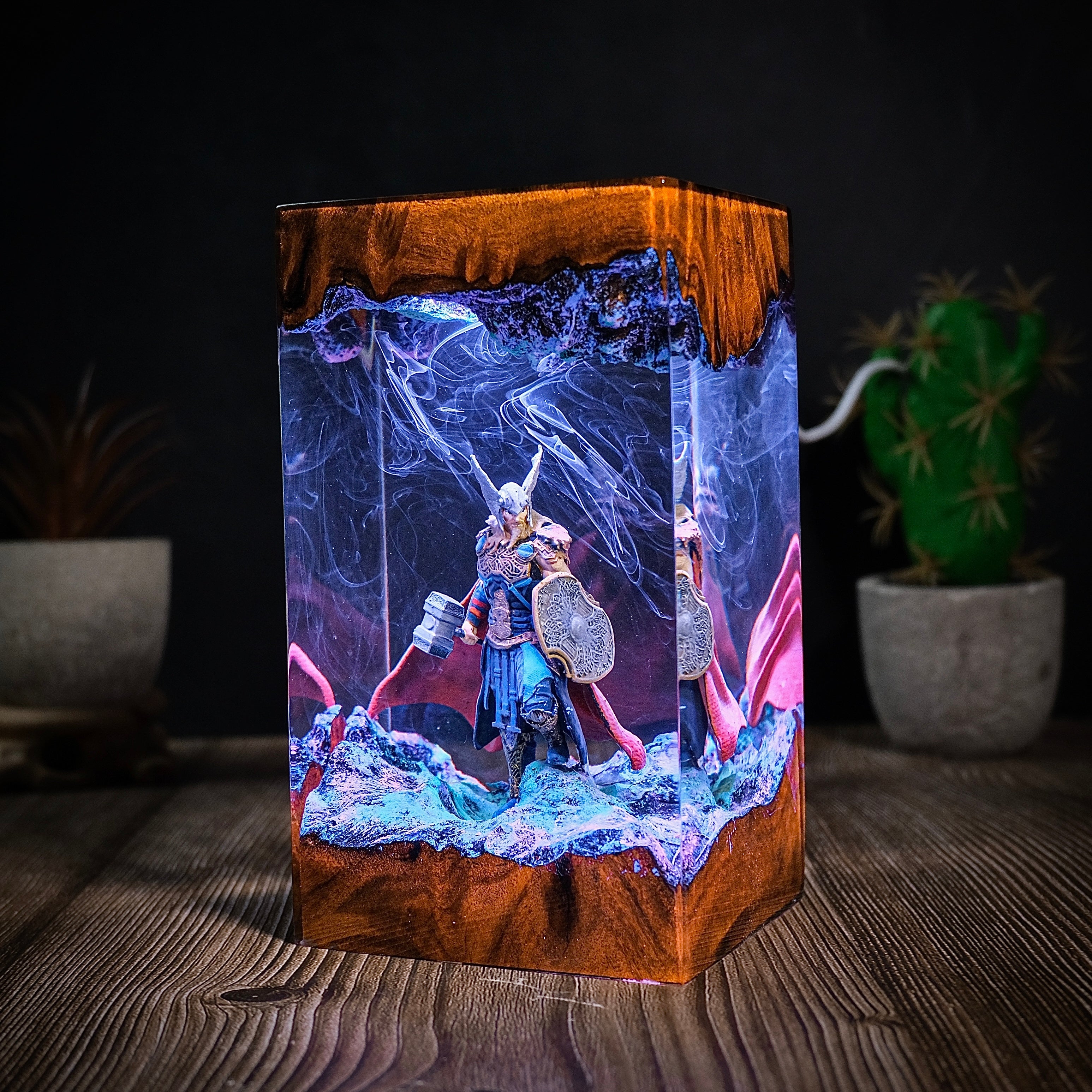 Thor Resin lamp