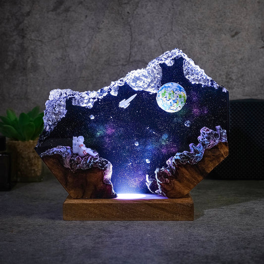 Space Piece. Milky Way, Astronauts and Earth Resin lamp